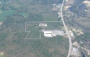 126 Farmington Rd, Rochester, NH for sale Primary Photo- Image 1 of 1