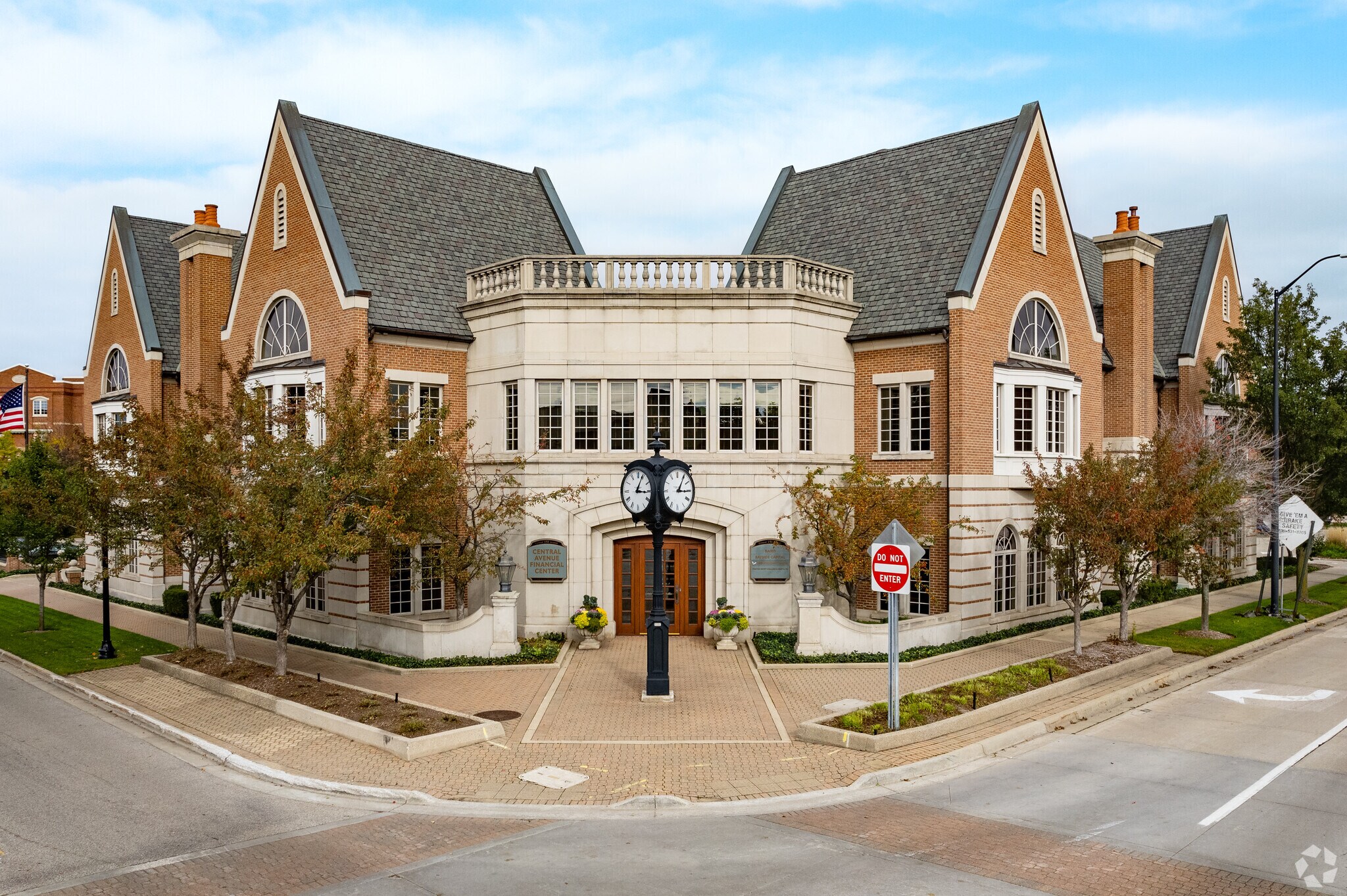 151 Central Ave, Holland, MI for lease Primary Photo- Image 1 of 11