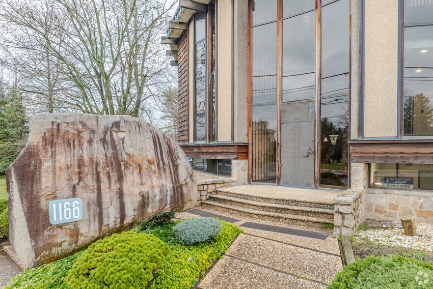 1166 DeKalb Pike, Blue Bell, PA for lease - Building Photo - Image 2 of 5