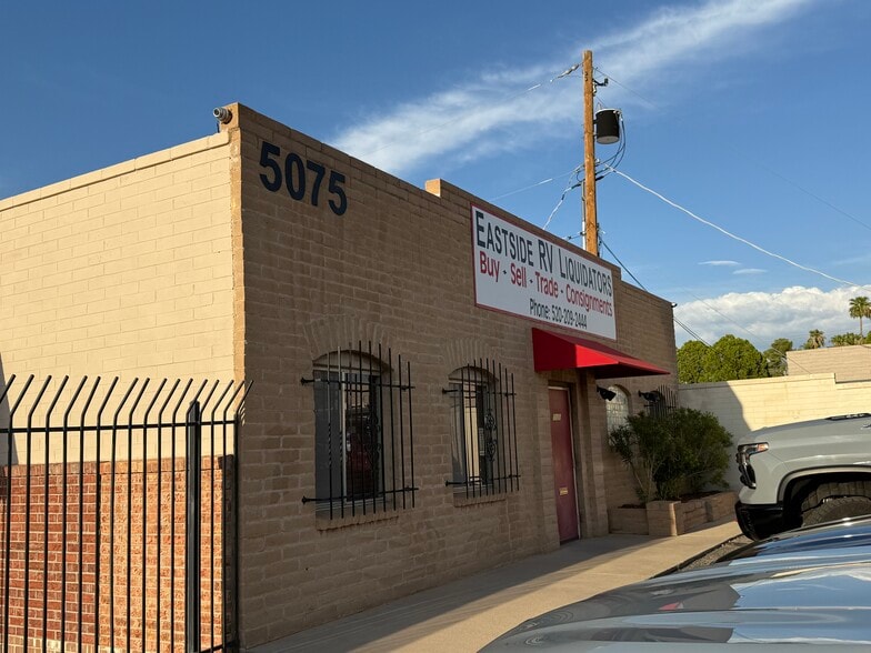 5075 E 29th St, Tucson, AZ for sale - Building Photo - Image 2 of 11