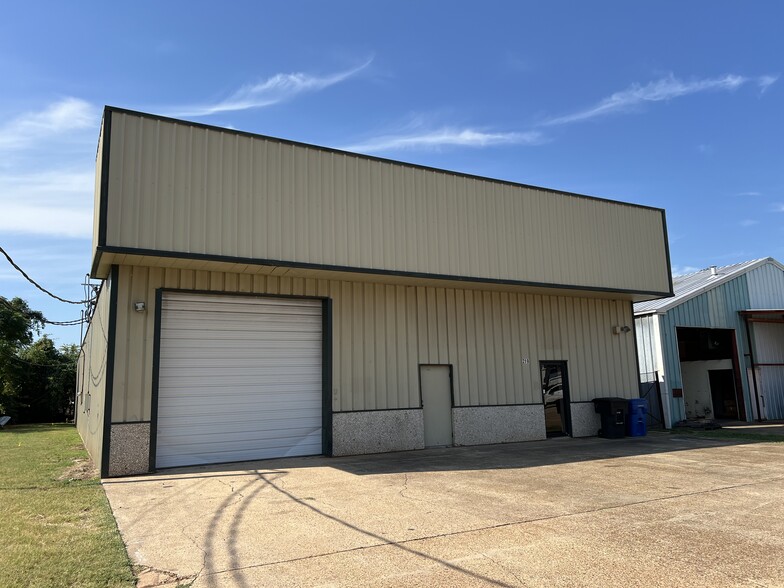 219 Aero Dr, Shreveport, LA for lease - Building Photo - Image 2 of 5