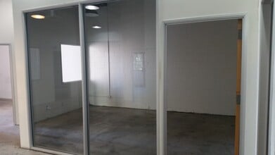 2211 Corinth Ave, Los Angeles, CA for lease Interior Photo- Image 1 of 6