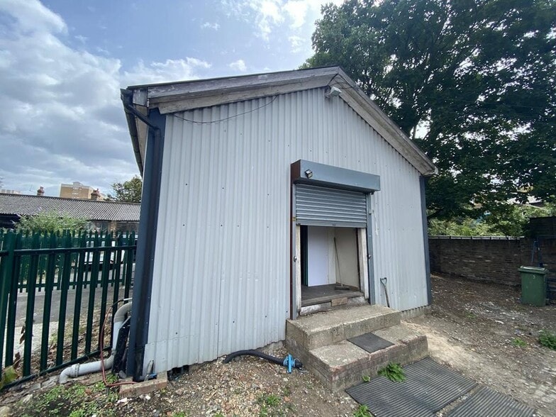 20B Hanworth Rd, Hounslow for sale - Building Photo - Image 3 of 7