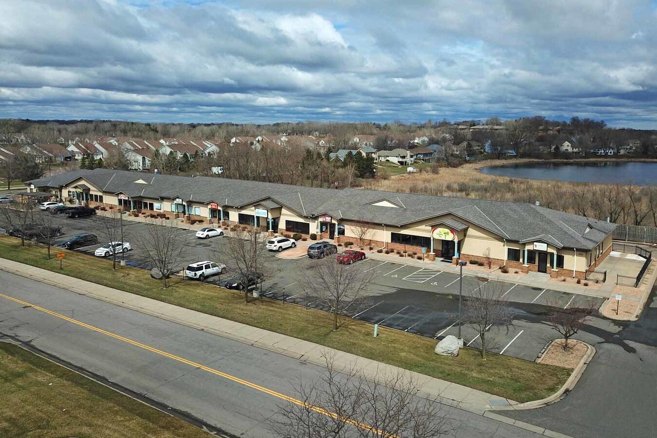 1011 Meadowlands Dr, Saint Paul, MN 55127