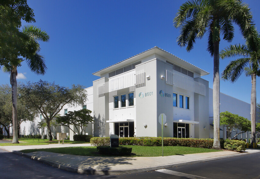 8501 NW 17th St, Miami, FL for lease - Building Photo - Image 1 of 4