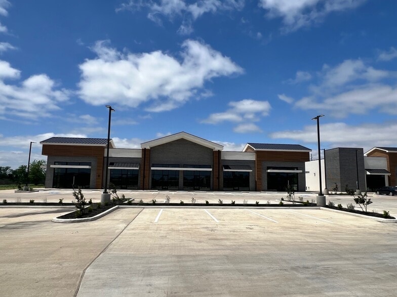 11225 FM 359 Rd, Richmond, TX for lease - Building Photo - Image 3 of 3