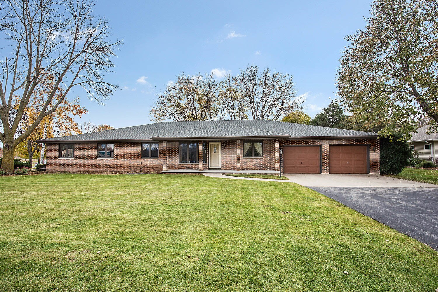 2330 Meadow Park Dr, Green Bay, WI for sale Other- Image 1 of 1