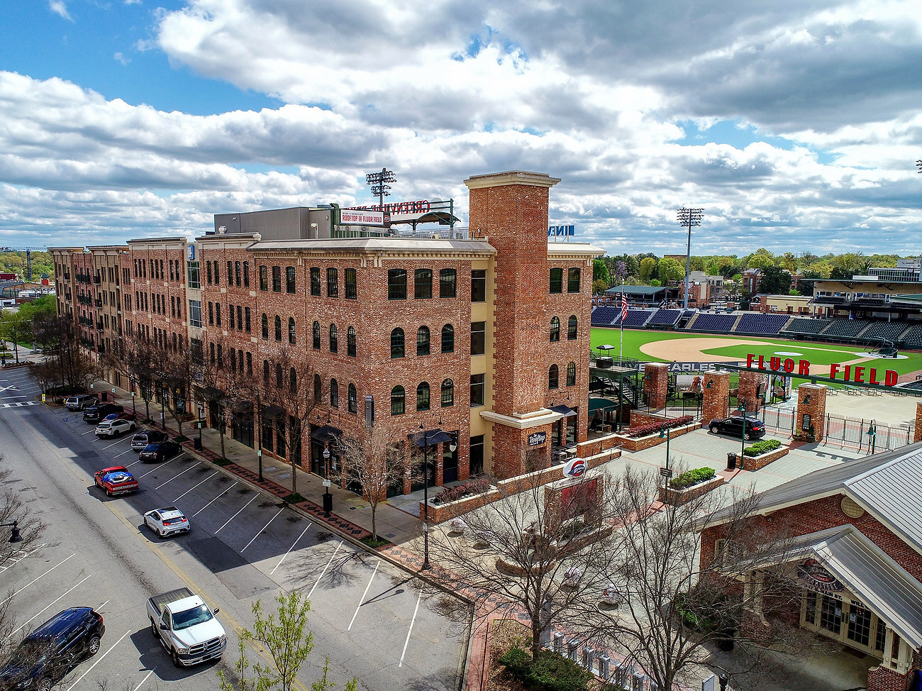 935 S Main St, Greenville, SC for lease Building Photo- Image 1 of 2