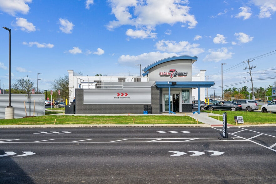 6469 Carlisle Pike, Mechanicsburg, PA for sale - Building Photo - Image 3 of 7