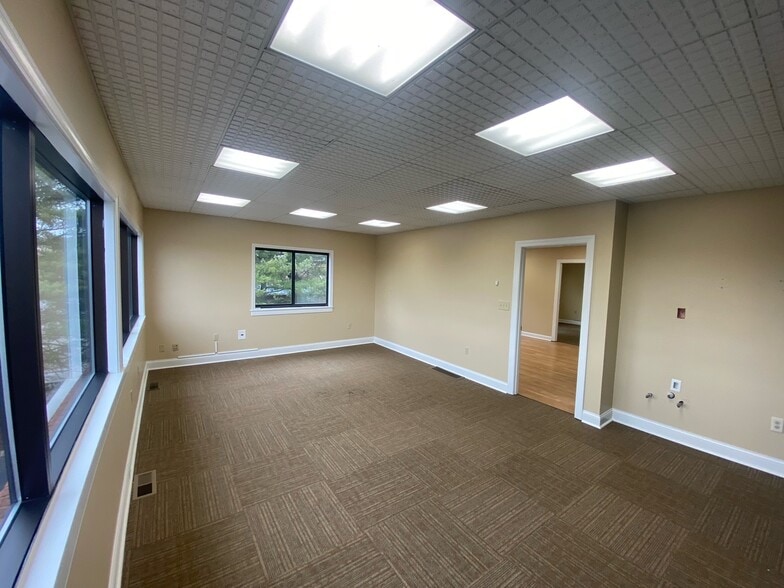 1131 Fairway St, Bowling Green, KY for lease - Building Photo - Image 2 of 9