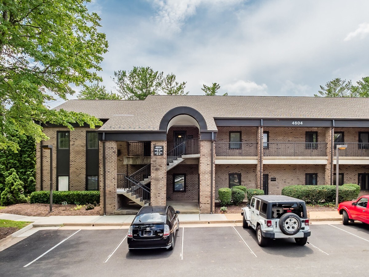 4604 Pinecrest Office Park Dr, Alexandria, VA 22312