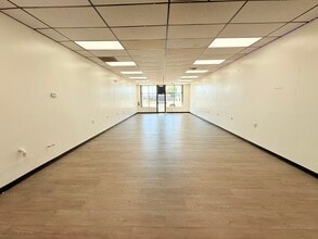 32500-32888 W Warren Rd, Westland, MI for lease Interior Photo- Image 1 of 5