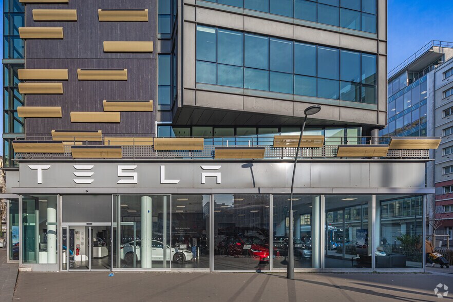 Office in Saint-Ouen for lease - Building Photo - Image 2 of 10