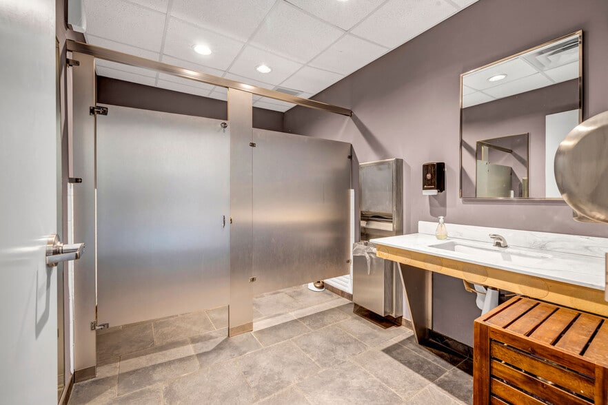 814 Bellemeade Ave NW, Atlanta, GA for lease - Interior Photo - Image 3 of 16