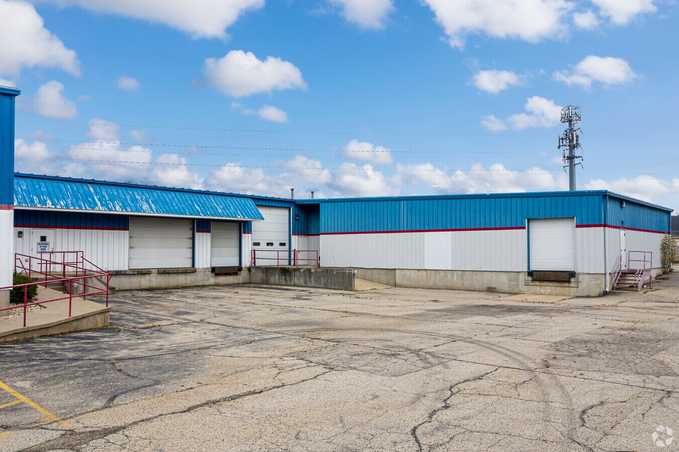 905 Dempsey Rd, Madison, WI 53714