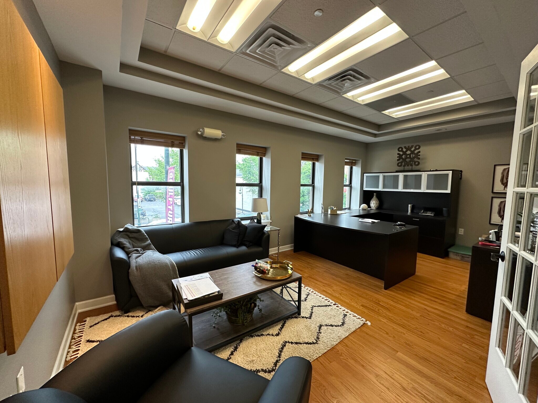 202 W Main St, St Charles, IL for lease Interior Photo- Image 1 of 24