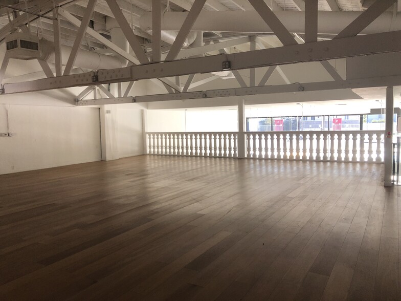 446 S La Brea Ave, Los Angeles, CA for lease - Interior Photo - Image 3 of 4