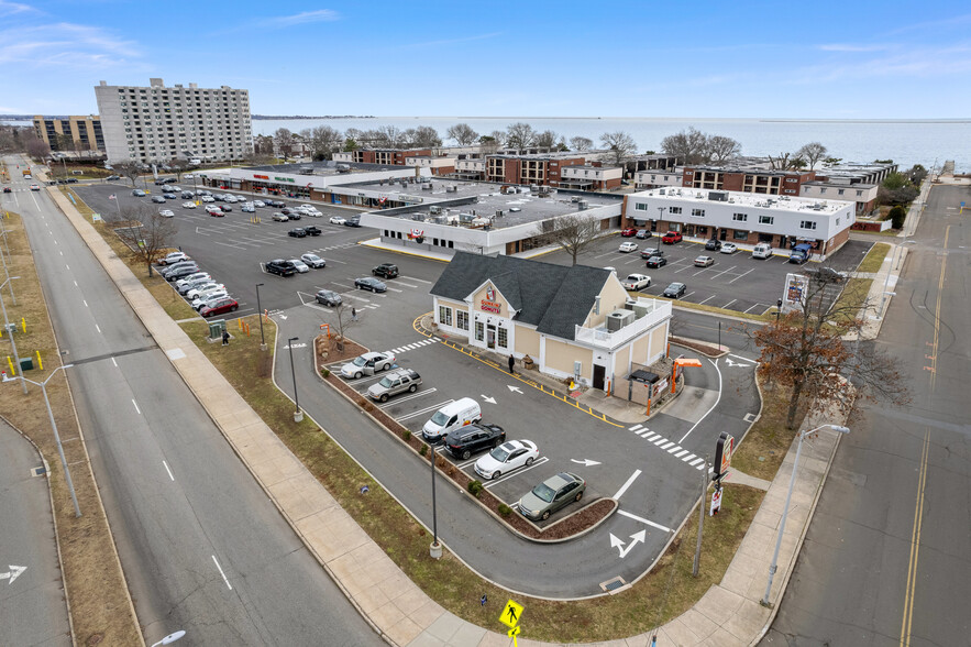 250 Captain Thomas Blvd, West Haven, CT for lease - Building Photo - Image 1 of 25