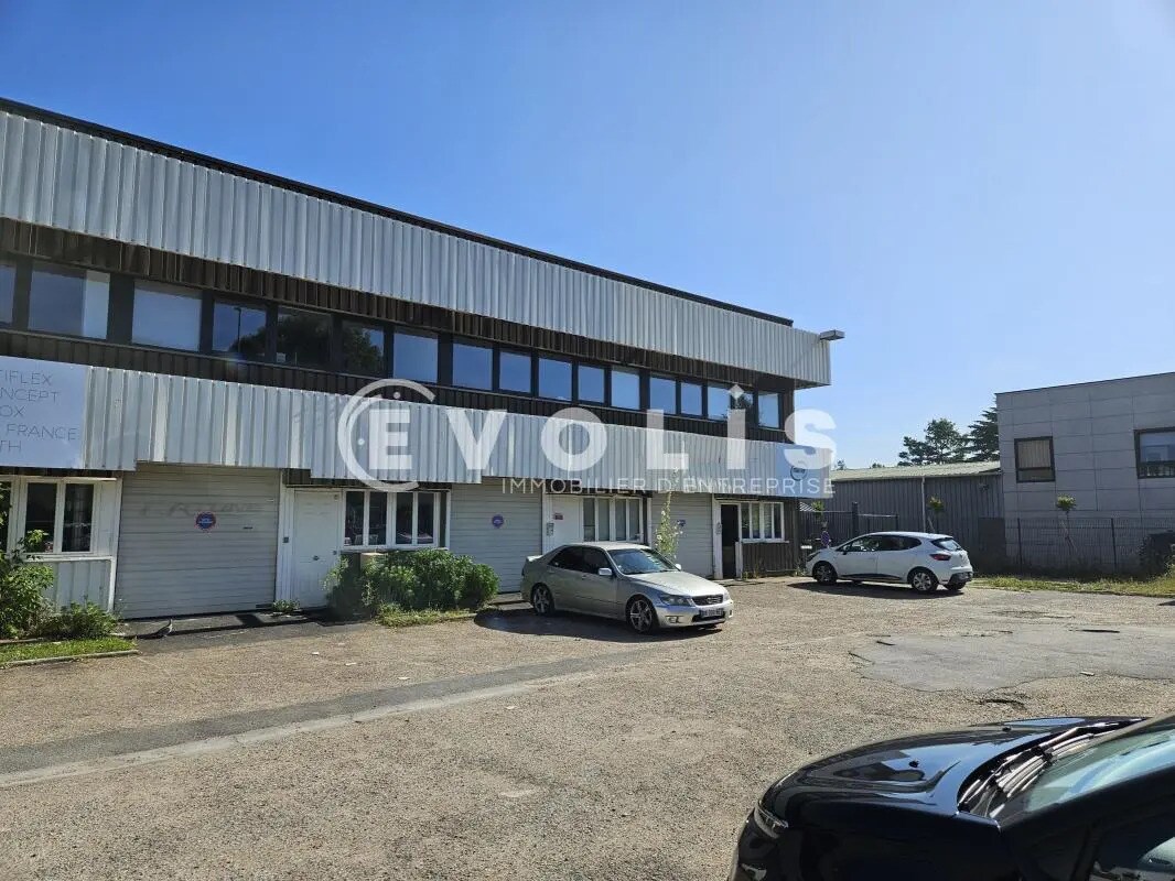 Flex in Les Ulis for lease Building Photo- Image 1 of 12