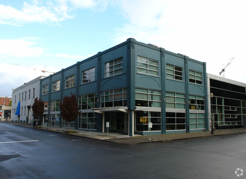 207 NW Park Ave, Portland, OR for lease - Building Photo - Image 2 of 4