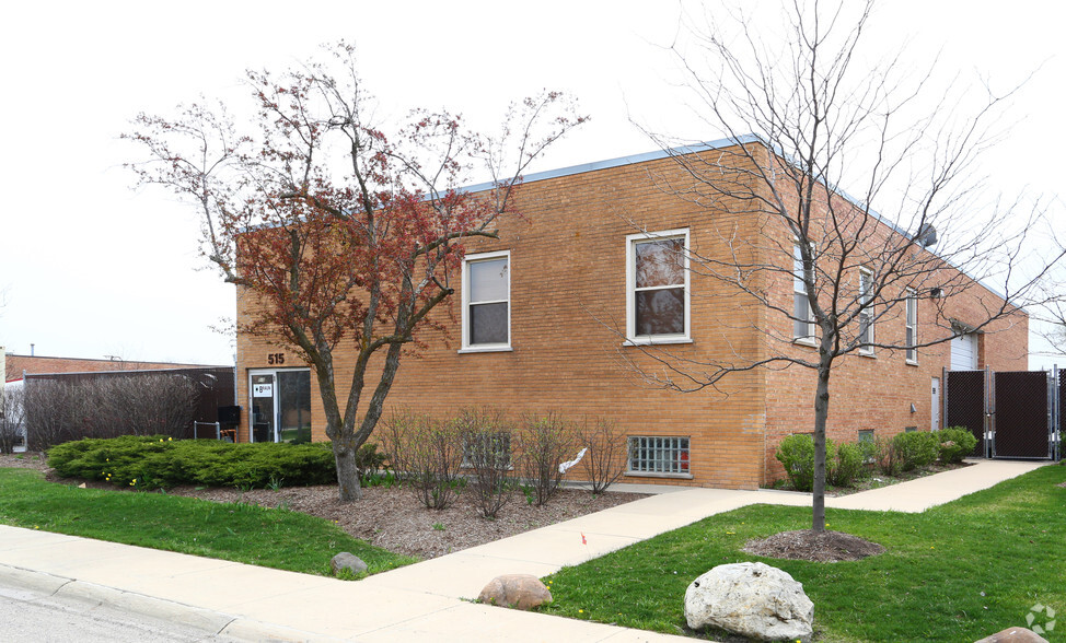 515 W Lunt Ave, Schaumburg, IL for sale - Primary Photo - Image 1 of 1