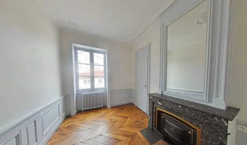 Office in Lyon for lease - Interior Photo - Image 2 of 10