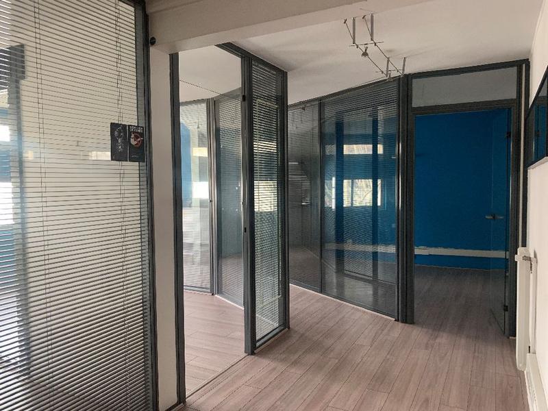 Office in Clichy for lease Interior Photo- Image 1 of 6