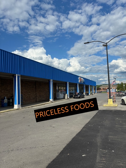 216 W Broadway, Newport, TN for lease - Building Photo - Image 2 of 3