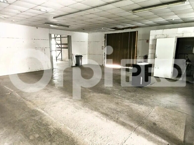 Flex in Soissons for lease - Building Photo - Image 1 of 5