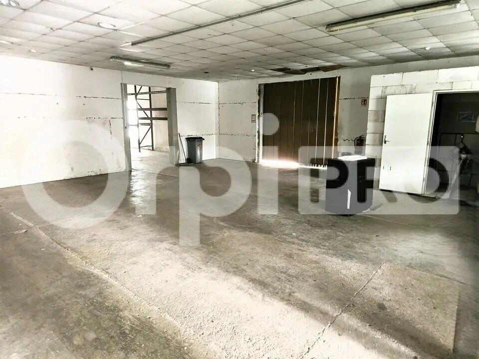 Flex in Soissons for lease Building Photo- Image 1 of 6