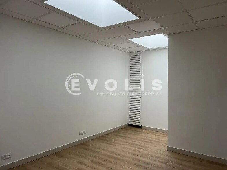 Office in Paris for sale - Interior Photo - Image 3 of 8