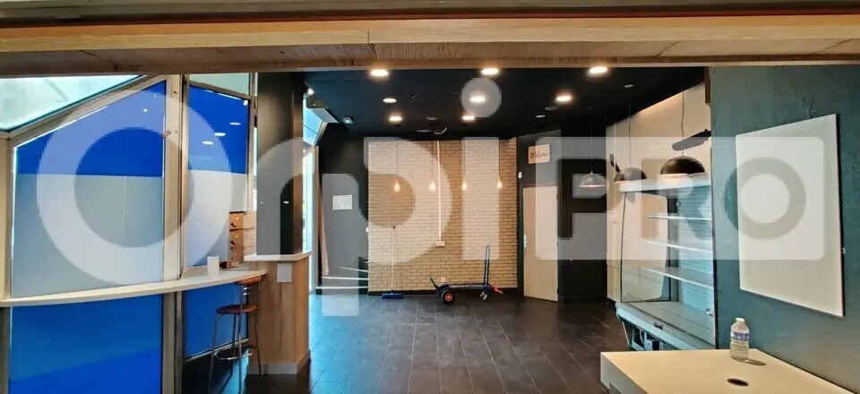 Retail in Évry-Courcouronnes for lease - Interior Photo - Image 3 of 7