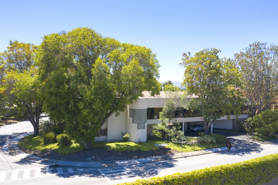 102 Persian Dr, Sunnyvale, CA for lease - Building Photo - Image 2 of 29