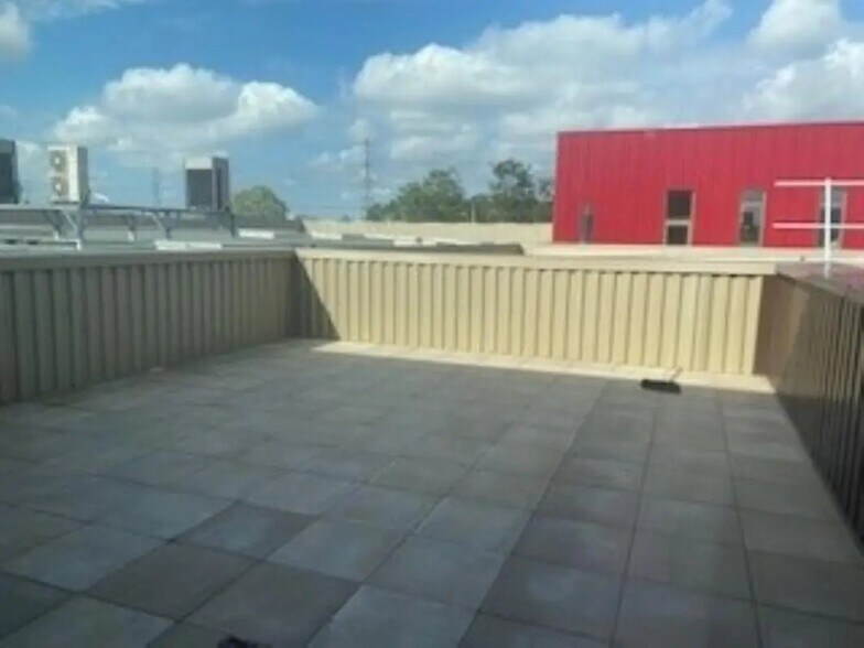 Flex in Gennevilliers for lease - Building Photo - Image 3 of 6