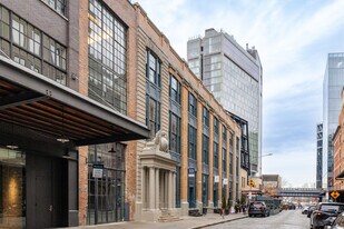 416 W 13th St, New York NY - Bar