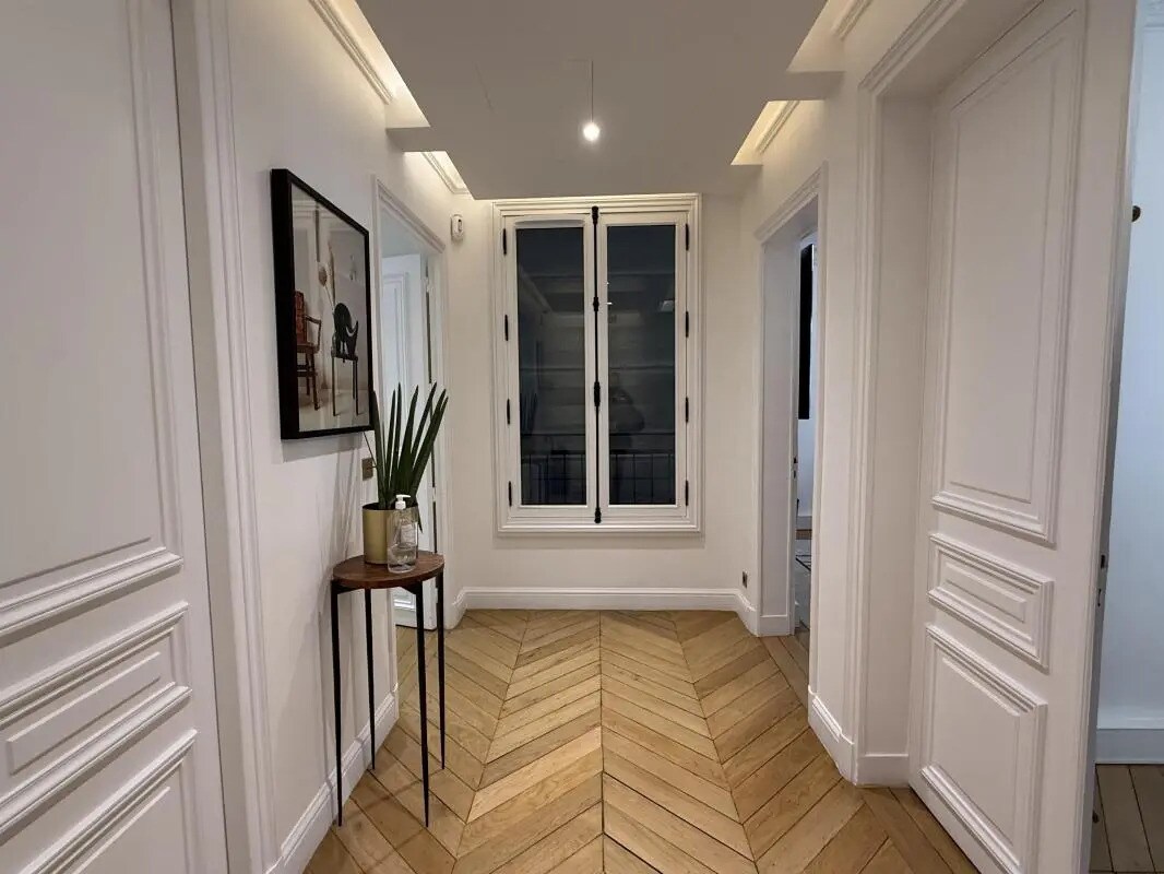 Office in Paris for lease Building Photo- Image 1 of 10