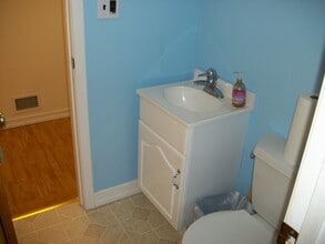 253 S Washington Ave, Bergenfield, NJ for lease Interior Photo- Image 2 of 8