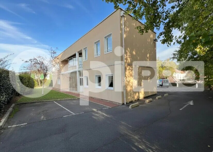Flex in Gometz-le-Châtel for sale - Building Photo - Image 2 of 13
