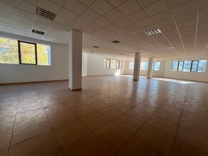 Avenida de la O.N.U., 23, Móstoles, Madrid for lease Interior Photo- Image 1 of 7