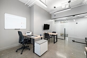 4950 Ch Queen-Mary, Montréal, QC for lease Interior Photo- Image 1 of 3