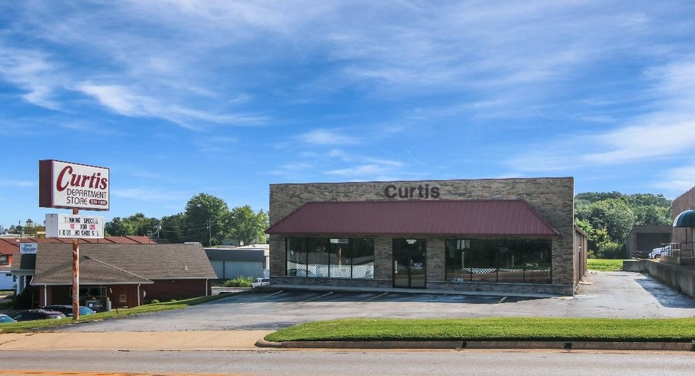 1608 N Main St, Mountain Grove, MO 65711