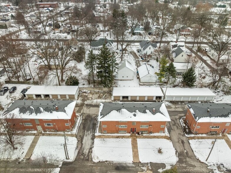 218 Carolyn Ln, Eureka, IL for sale - Building Photo - Image 1 of 5