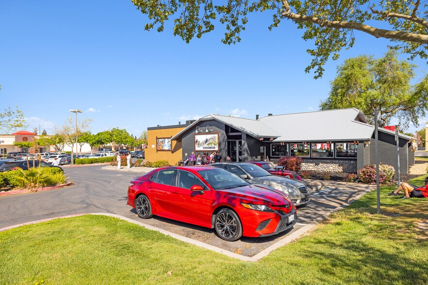 8075 Watt Ave, Sacramento, CA for sale - Building Photo - Image 1 of 1