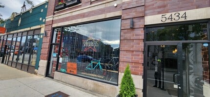 5434 N Clark St, Chicago, IL for lease Building Photo- Image 2 of 4