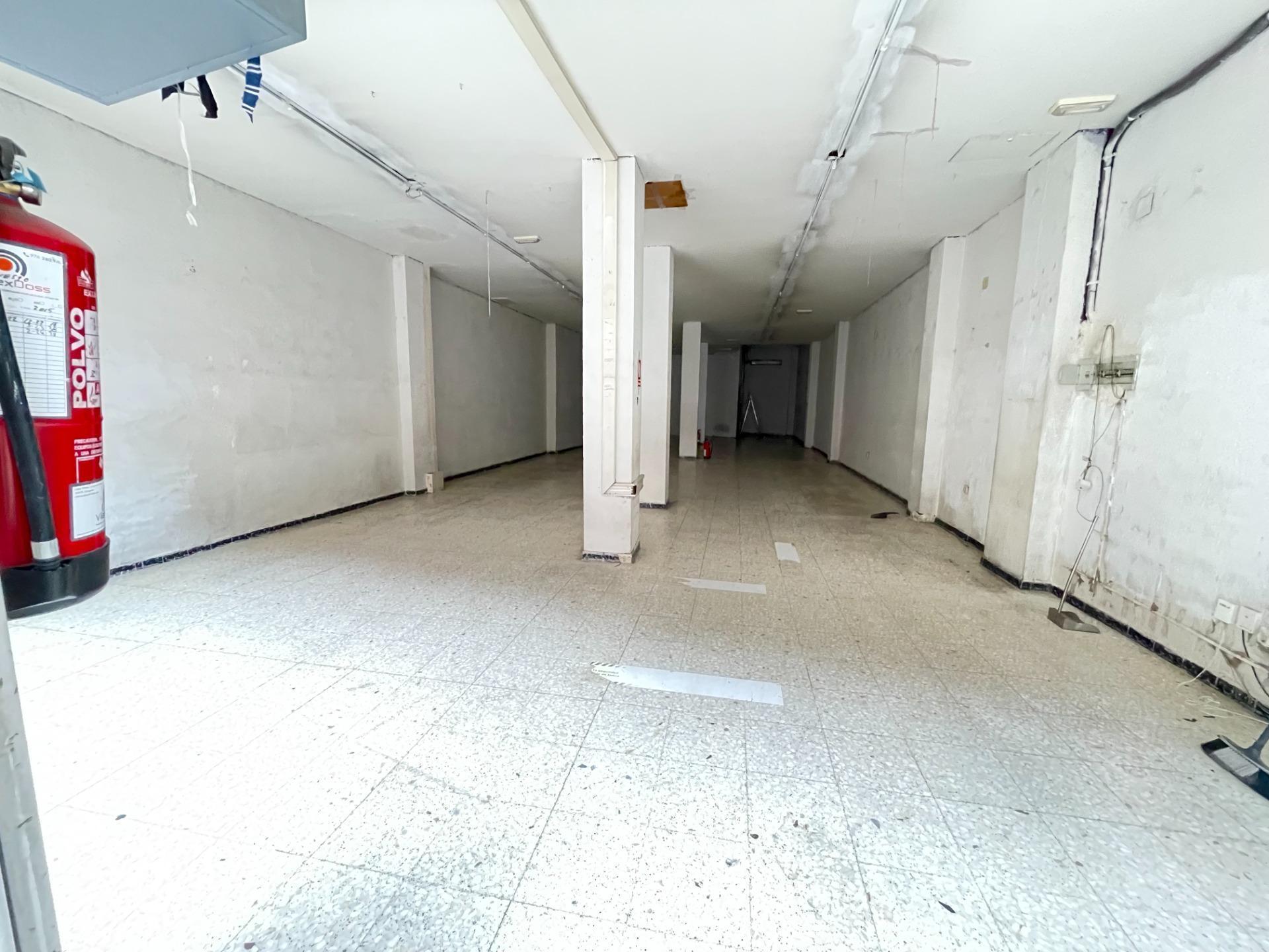 Retail in Zaragoza for sale Interior Photo- Image 1 of 6
