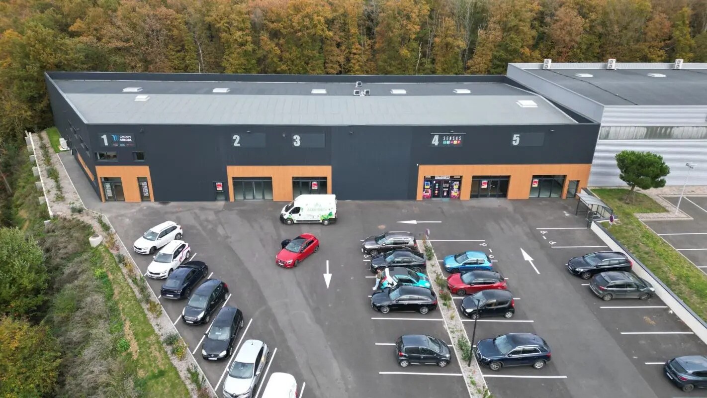 Retail in Luisant for lease Aerial- Image 1 of 10