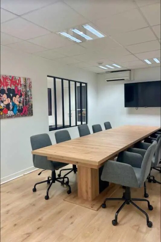 Office in Pessac for lease Interior Photo- Image 1 of 10