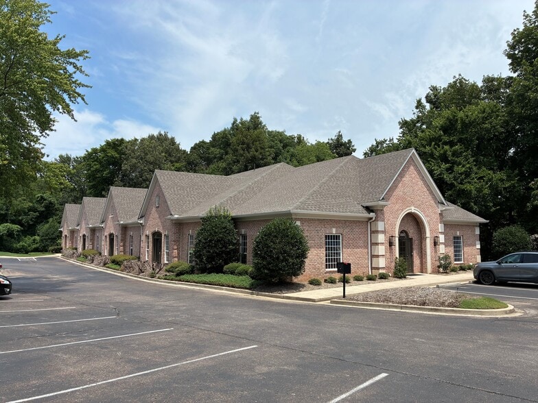 5880 Ridge Bend Rd, Memphis, TN for sale - Building Photo - Image 2 of 11