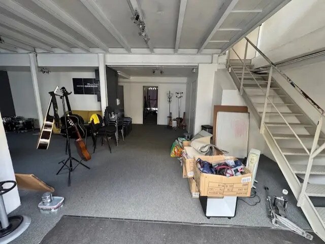 Flex in Antibes for lease - Building Photo - Image 3 of 11