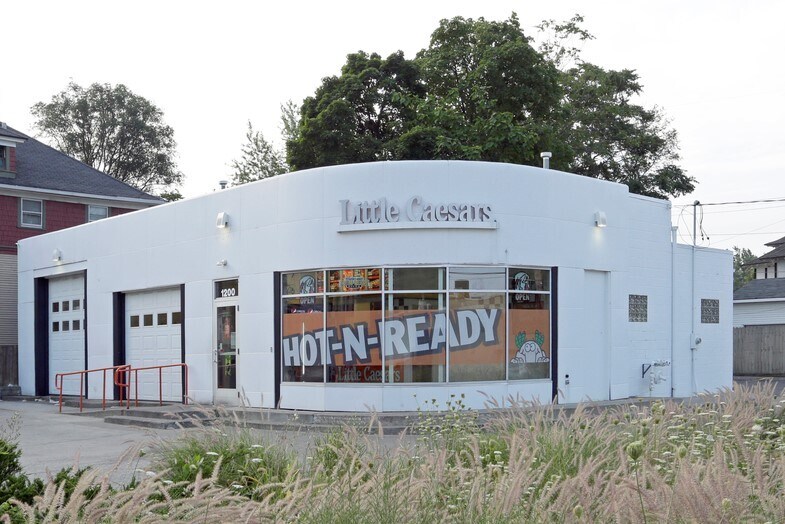 1200 Wealthy St SE, Grand Rapids, MI for sale Building Photo- Image 1 of 1